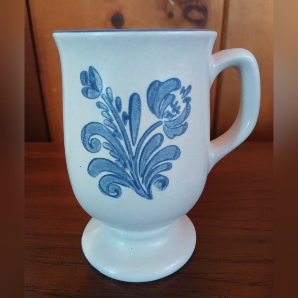 Pfaltzgraff Yorktowne Stoneware Pedestal Footed Coffee Mugs Cups - Picture 7 of 10